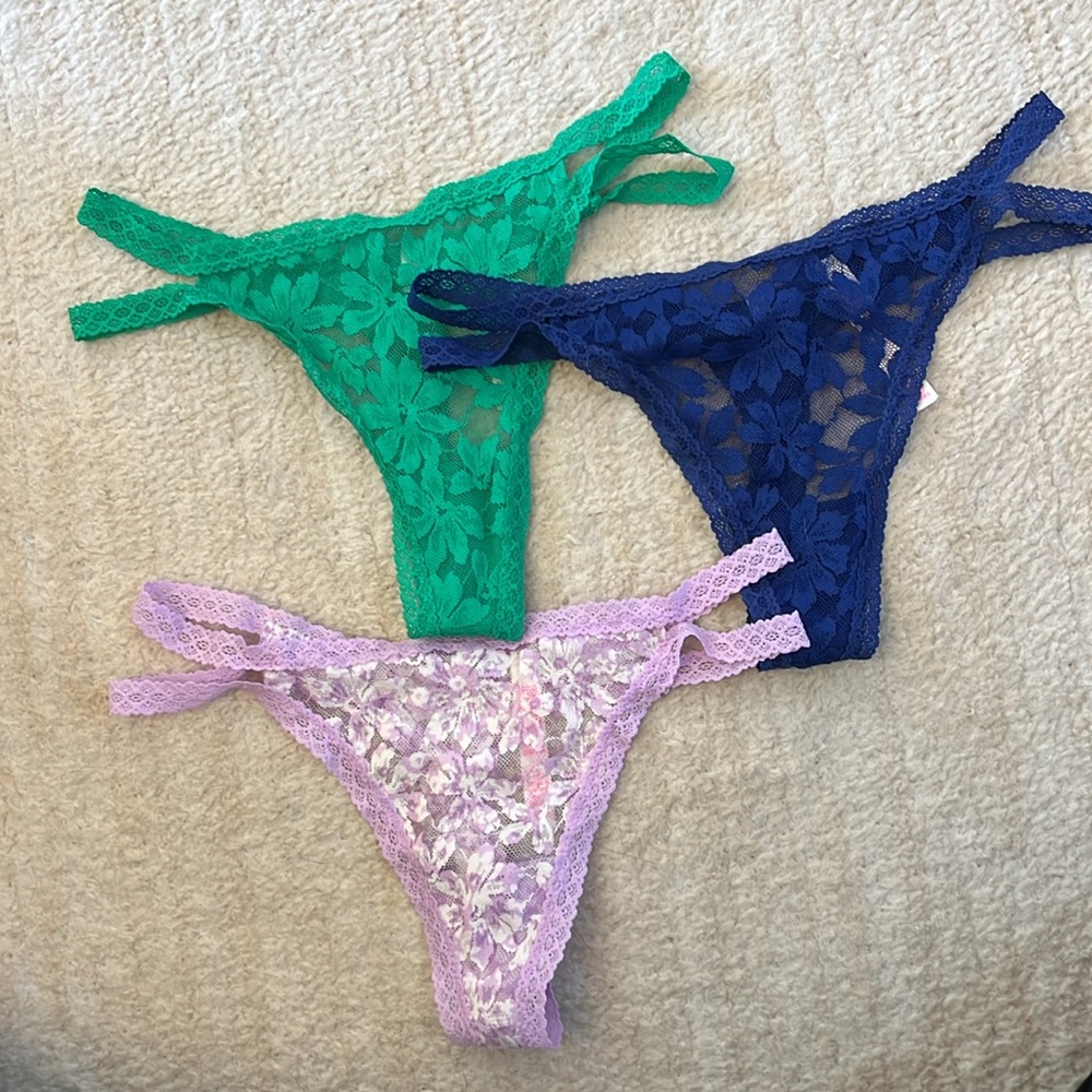 Vs panties - Picture 2 of 3